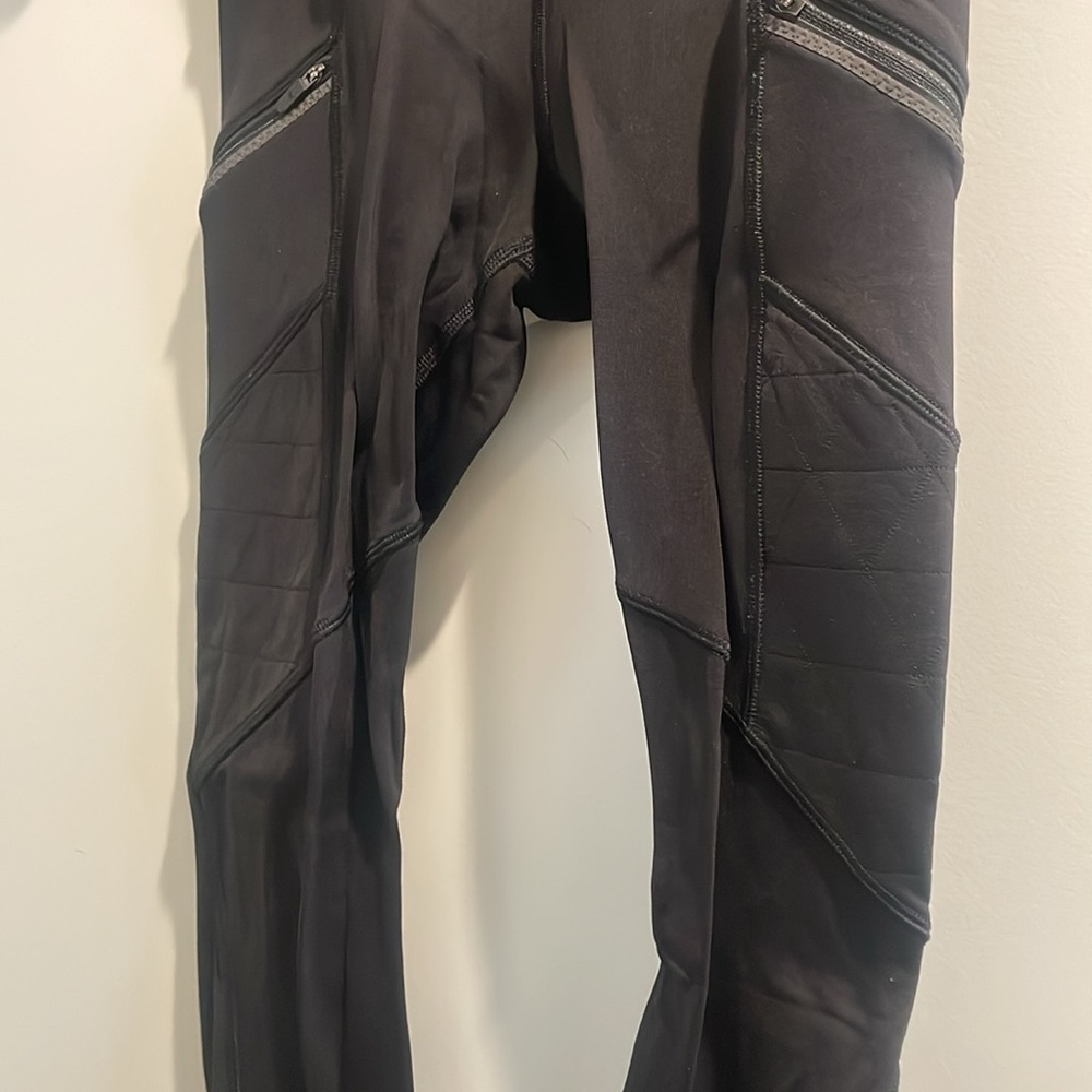 Lululemon - Picture 4 of 5